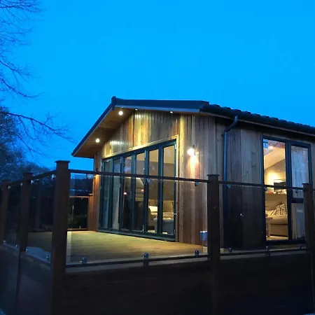 度假居 Loubi's Lakeside