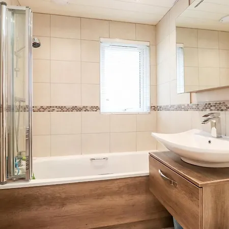 度假居 Loubi's Lakeside *