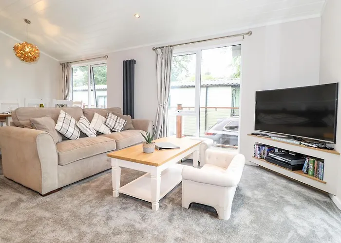 Loubi's Lakeside Feriehus *