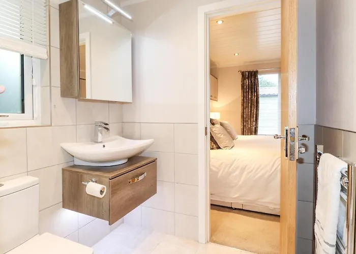 Loubi's Lakeside Windermere