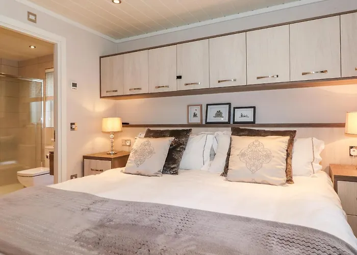 Feriehus Loubi's Lakeside *