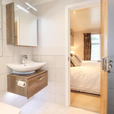 Loubi's Lakeside 温德米尔