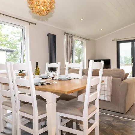 度假居 Loubi's Lakeside